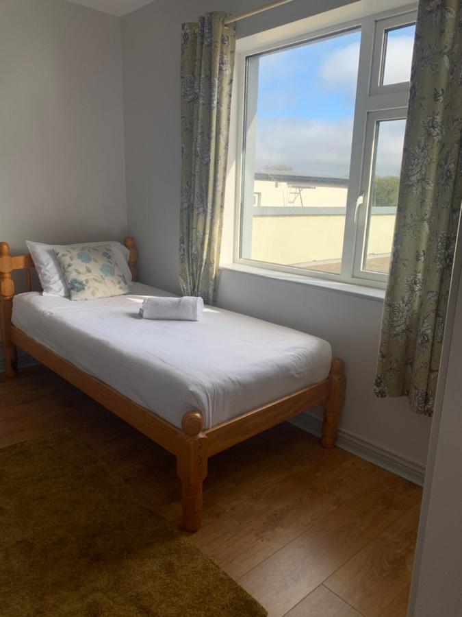 Newcastle Townhouse Apartment Galway Ngoại thất bức ảnh