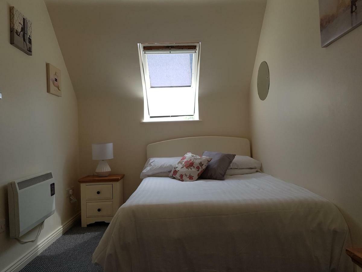 Newcastle Townhouse Apartment Galway Ngoại thất bức ảnh